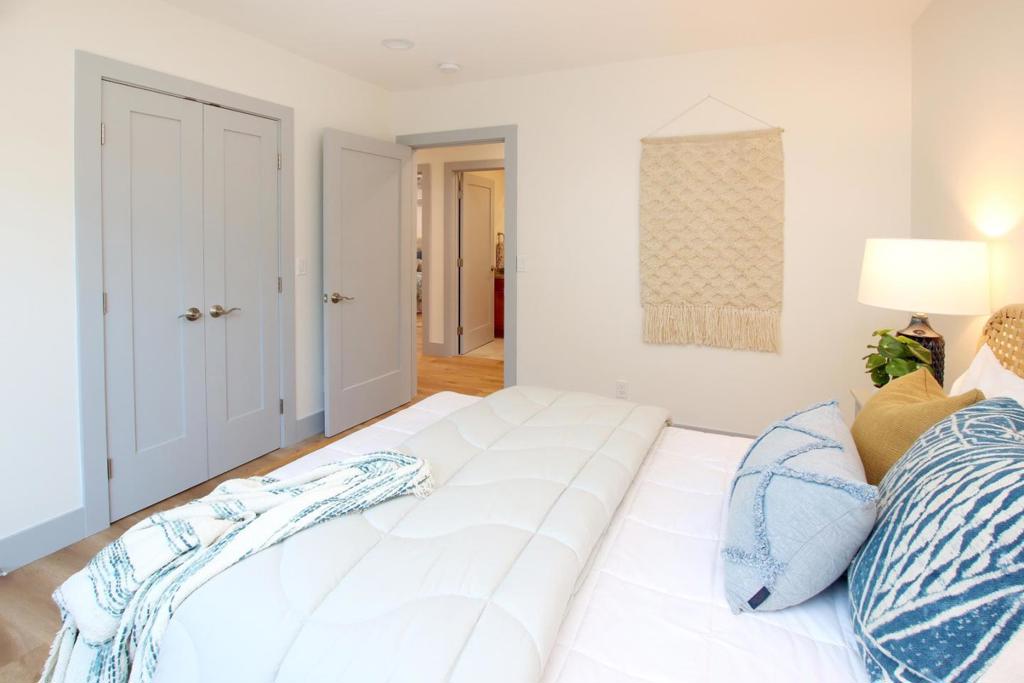 1031 Cayuga Street Property Photo 28