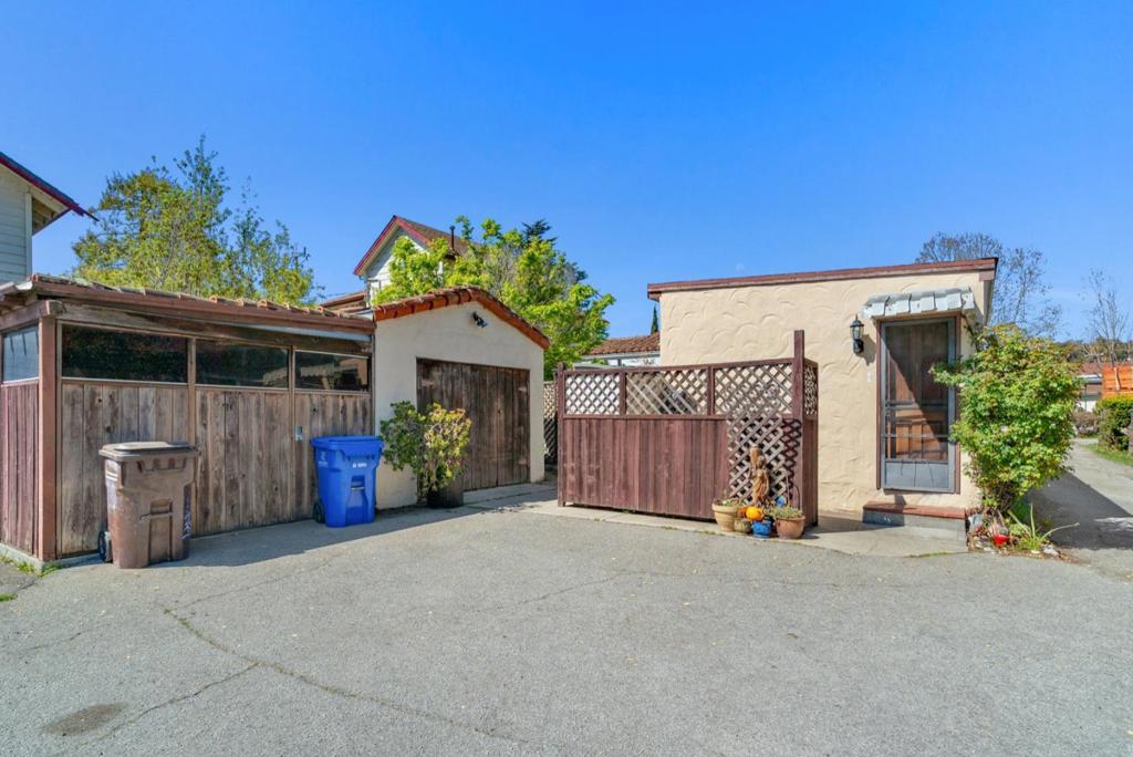 715 Mission Street Property Photo 32