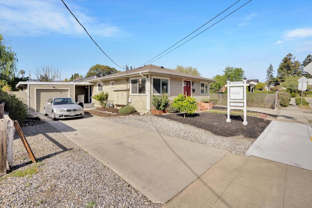 922 Valota Road Property Photo 34