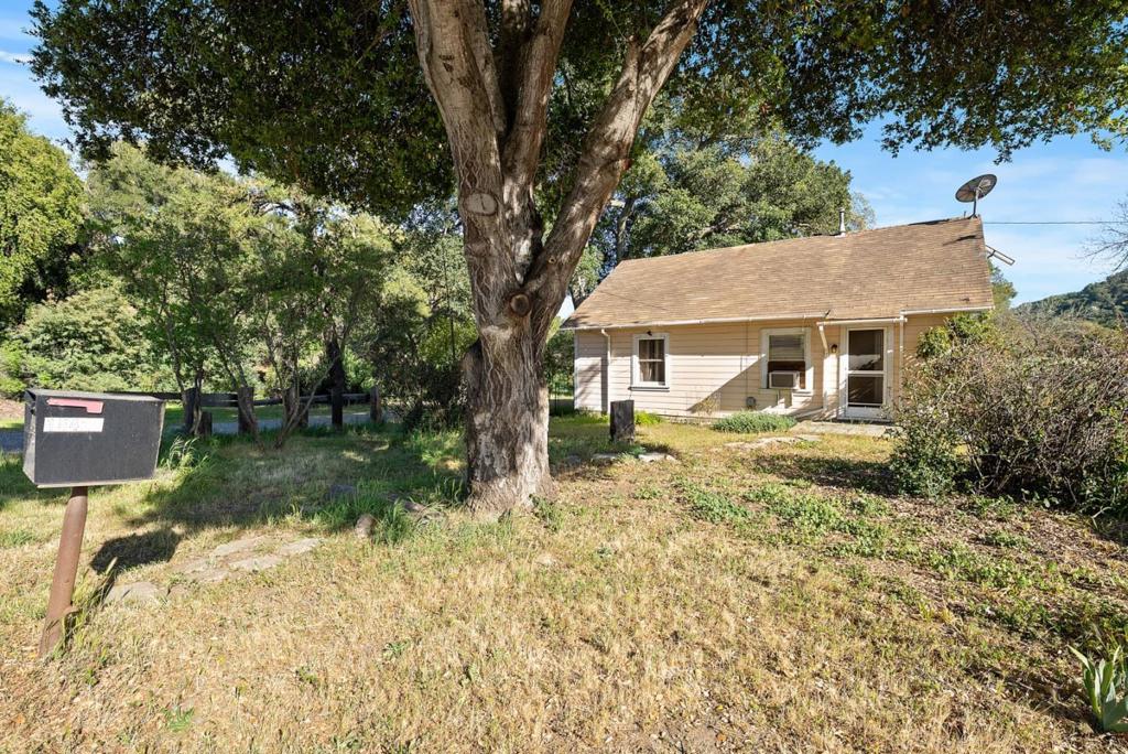 15230 Oak Glen Avenue Property Photo 1
