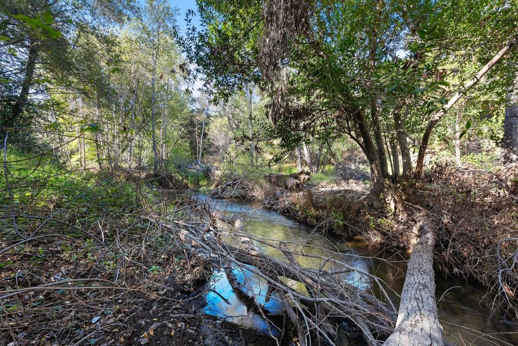 15230 Oak Glen Avenue Property Photo 11