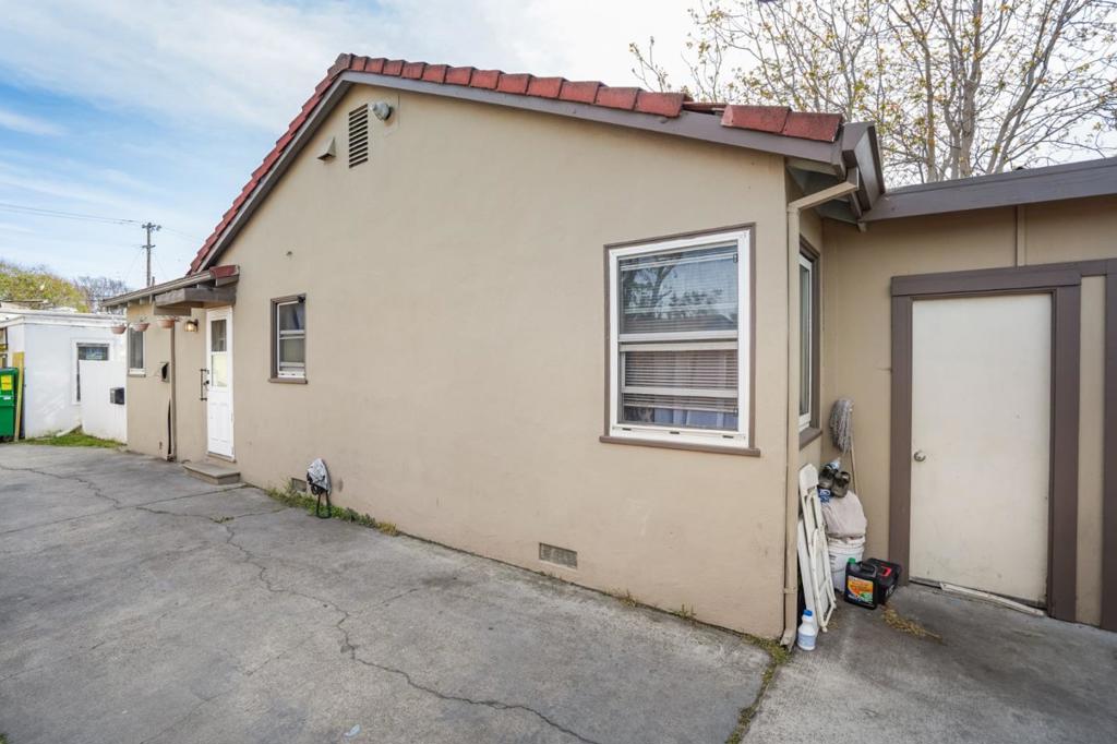 163 Willow Street Property Photo 3