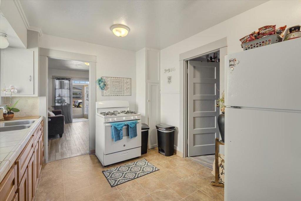 309 Jefferson Street Property Photo 8