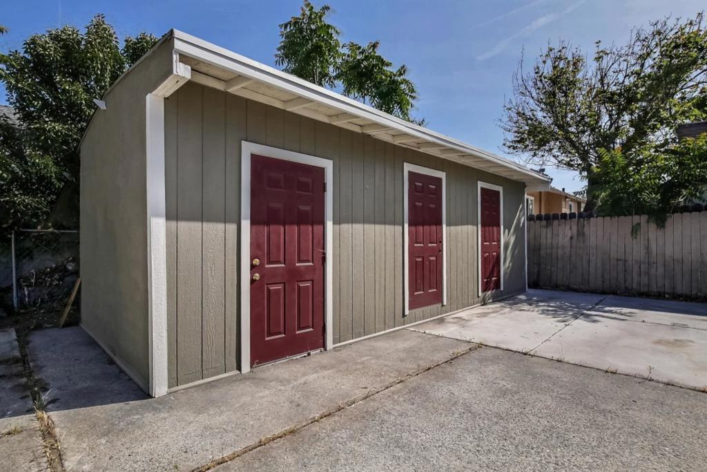 1493 Ford Avenue Property Photo 20