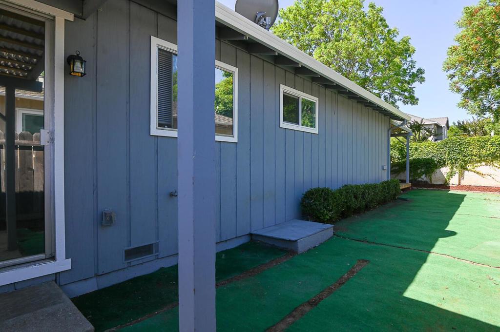 16735 Del Monte Avenue Property Photo 11