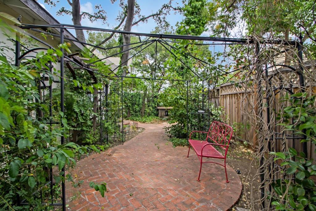 36 Forrest Avenue Property Photo 49