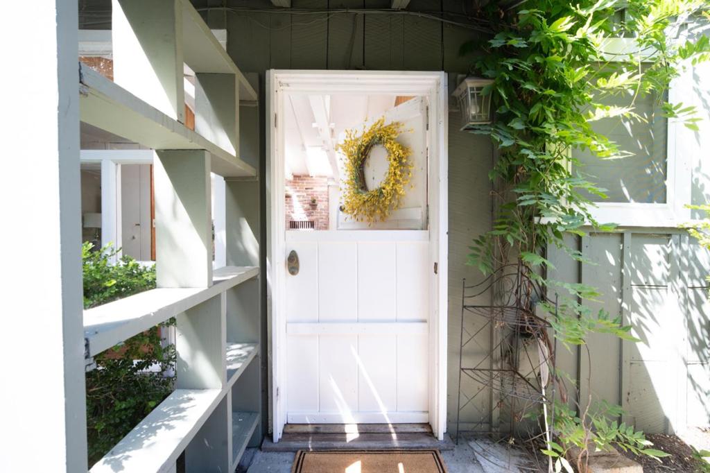 136 2nd Street Property Photo 2