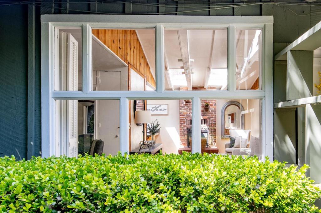 136 2nd Street Property Photo 3