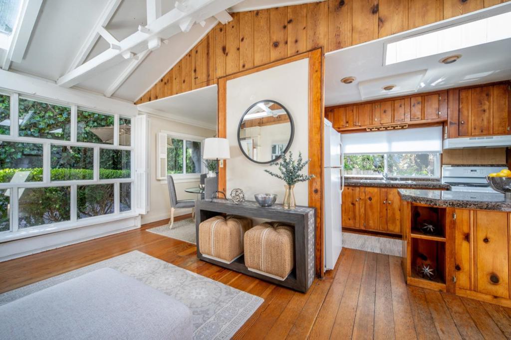 136 2nd Street Property Photo 4
