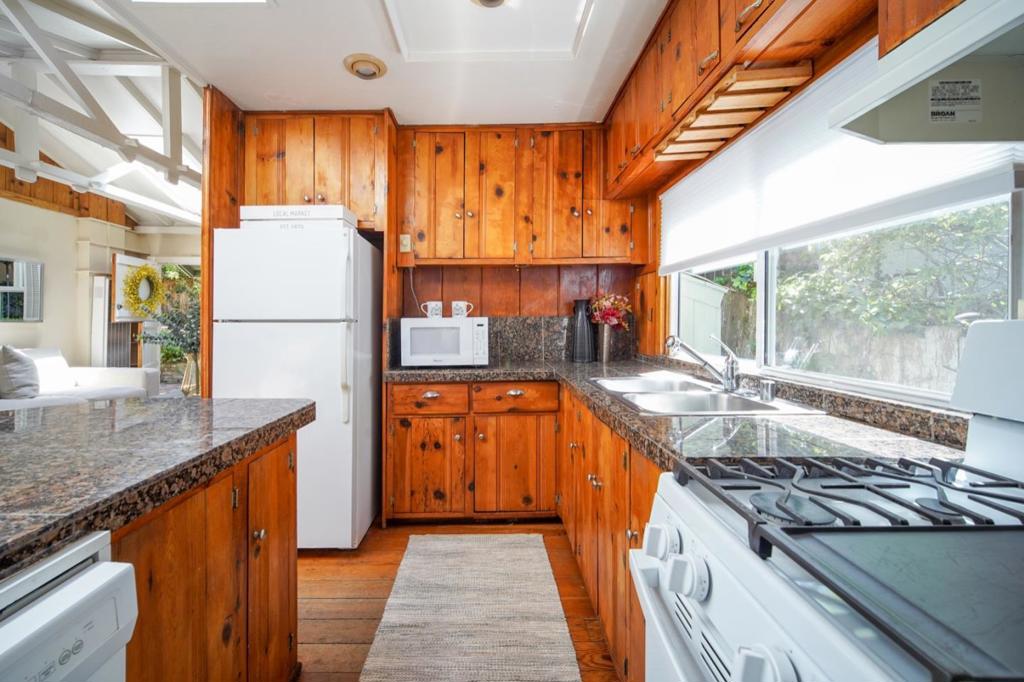 136 2nd Street Property Photo 10