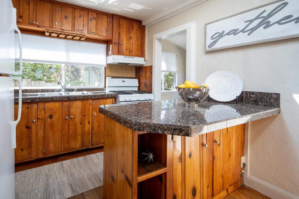 136 2nd Street Property Photo 11