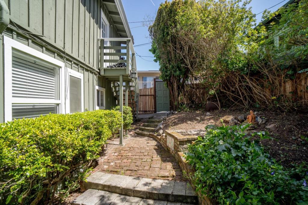 136 2nd Street Property Photo 38