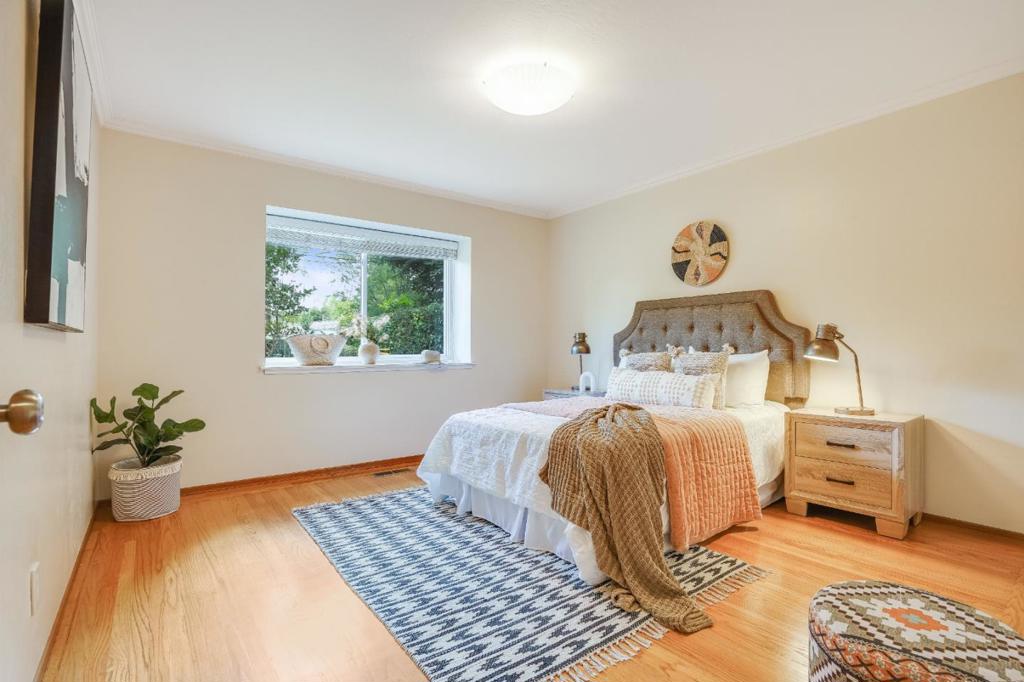 W Oakwood Boulevard Property Photo 13