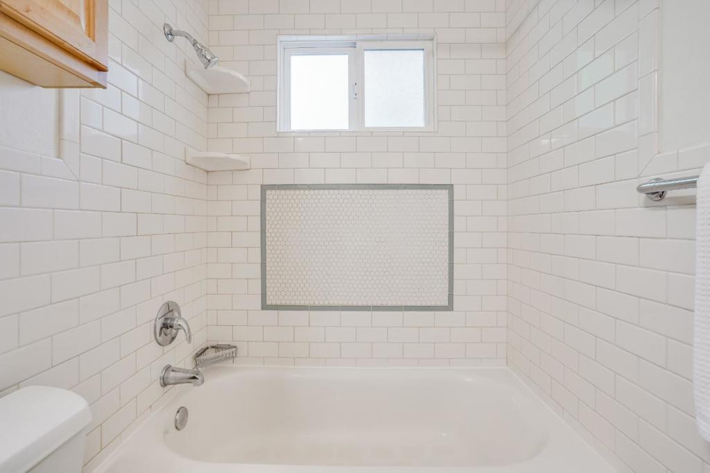 W Oakwood Boulevard Property Photo 19