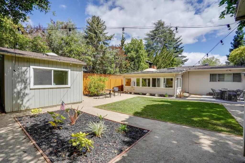 W Oakwood Boulevard Property Photo 21