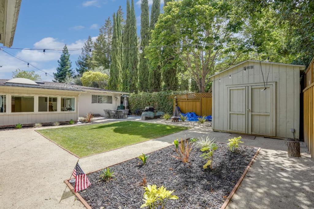 W Oakwood Boulevard Property Photo 24