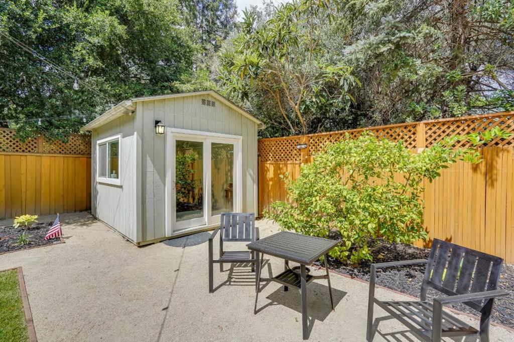 W Oakwood Boulevard Property Photo 25