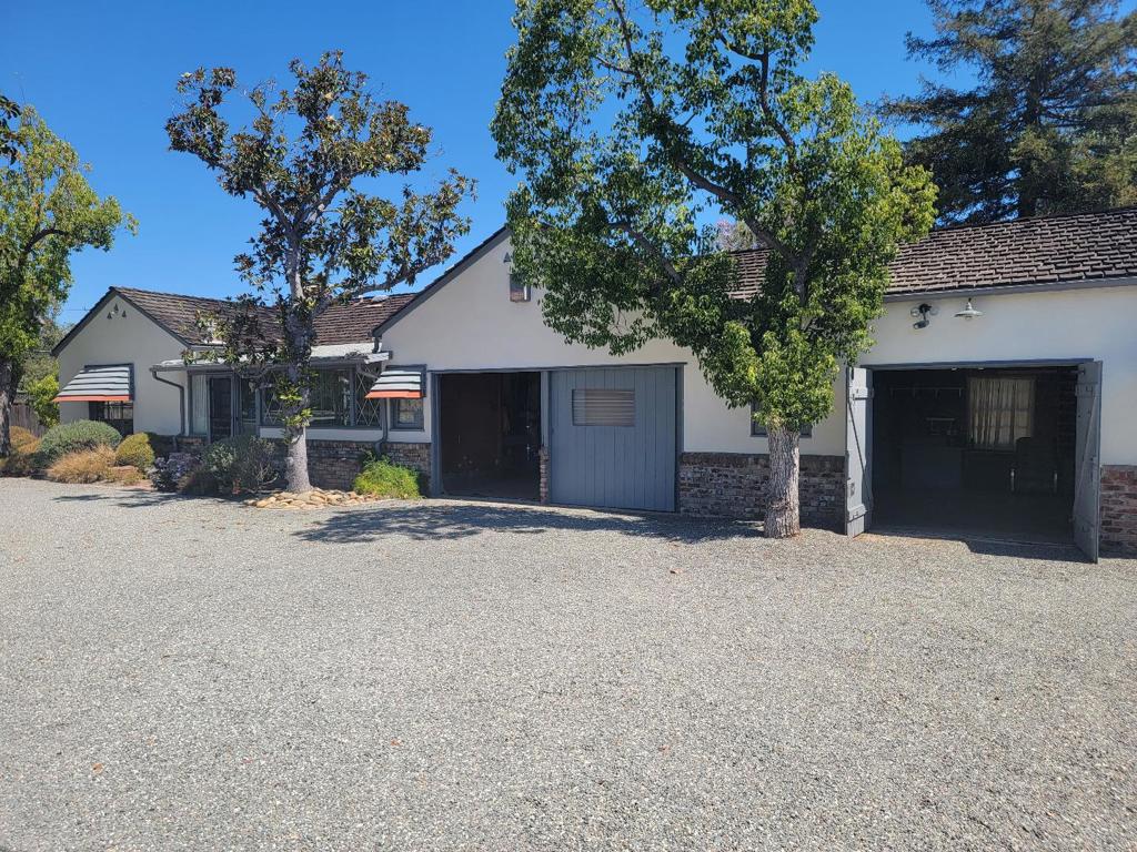 621 W Parr Avenue Property Photo 24