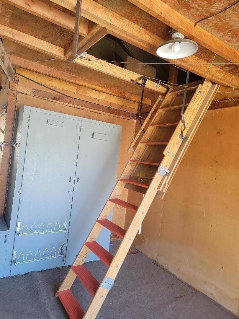 621 W Parr Avenue Property Photo 26