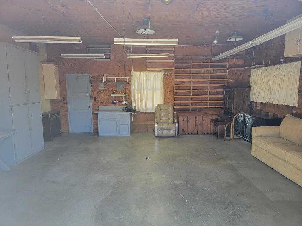 621 W Parr Avenue Property Photo 30