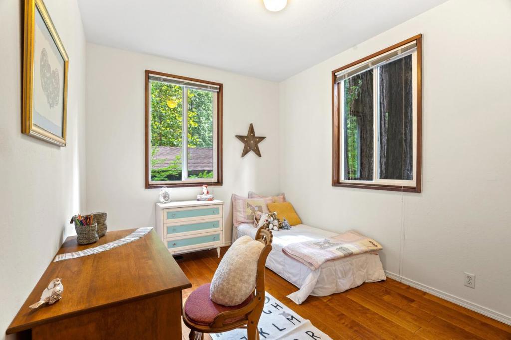 564 Lilac Avenue Property Photo 12