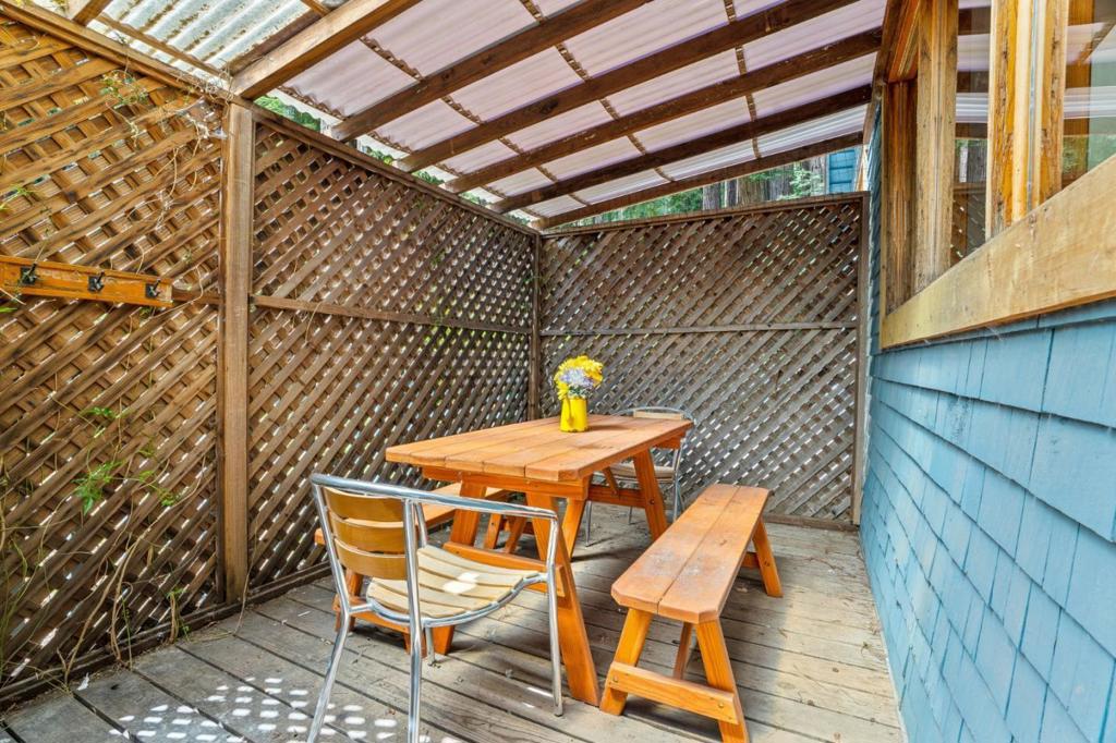 564 Lilac Avenue Property Photo 15