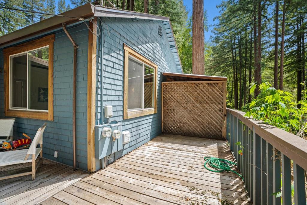 564 Lilac Avenue Property Photo 16