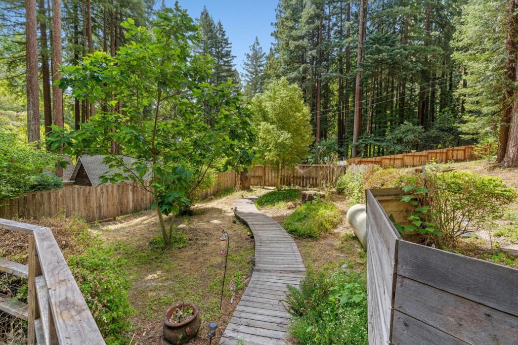 564 Lilac Avenue Property Photo 24