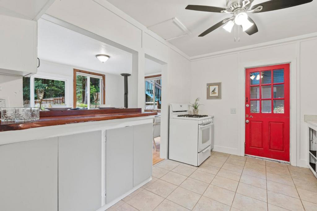 564 Lilac Avenue Property Photo 30