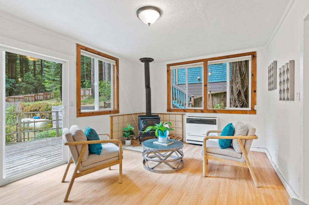 564 Lilac Avenue Property Photo 32