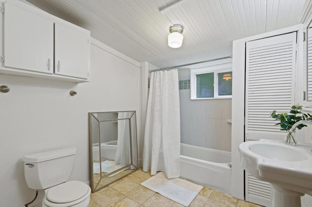 564 Lilac Avenue Property Photo 35