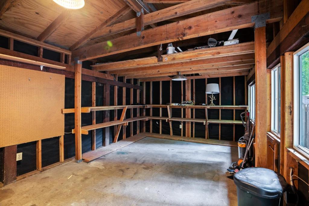 564 Lilac Avenue Property Photo 39