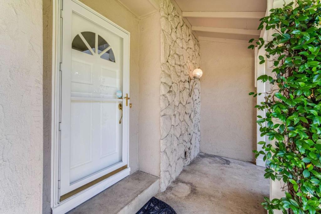 ML81898575 Property Photo 2