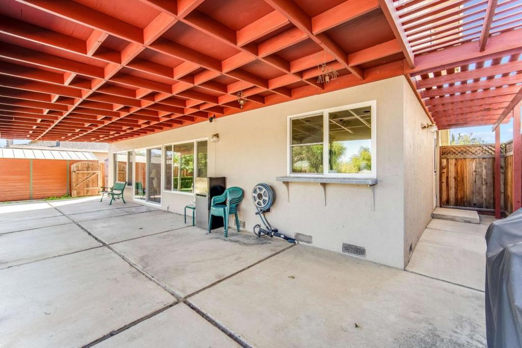 ML81898575 Property Photo 33