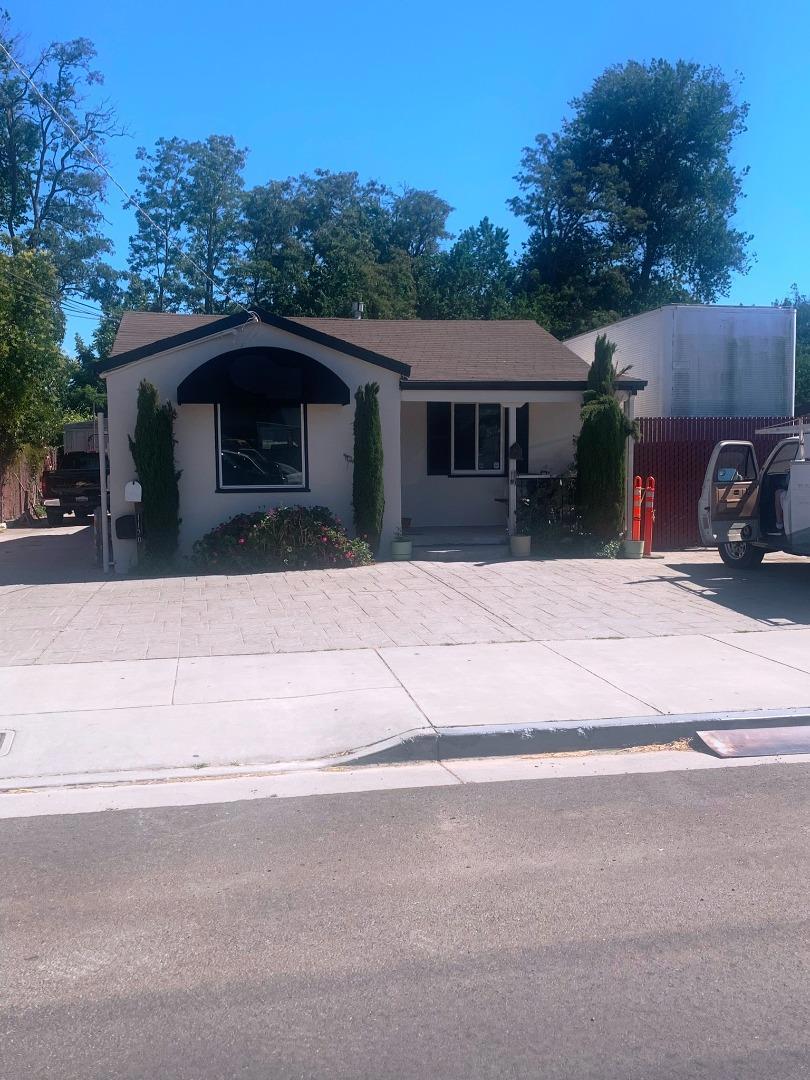 1130 Pedro Street Property Photo 4