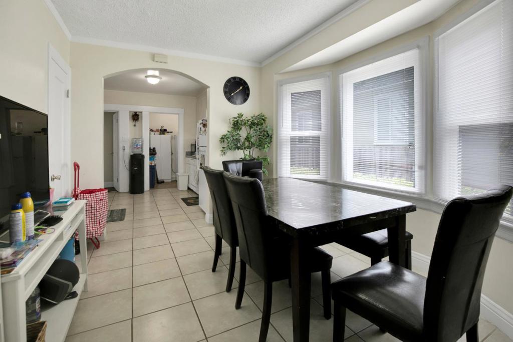 734 Linden Avenue Property Photo 4