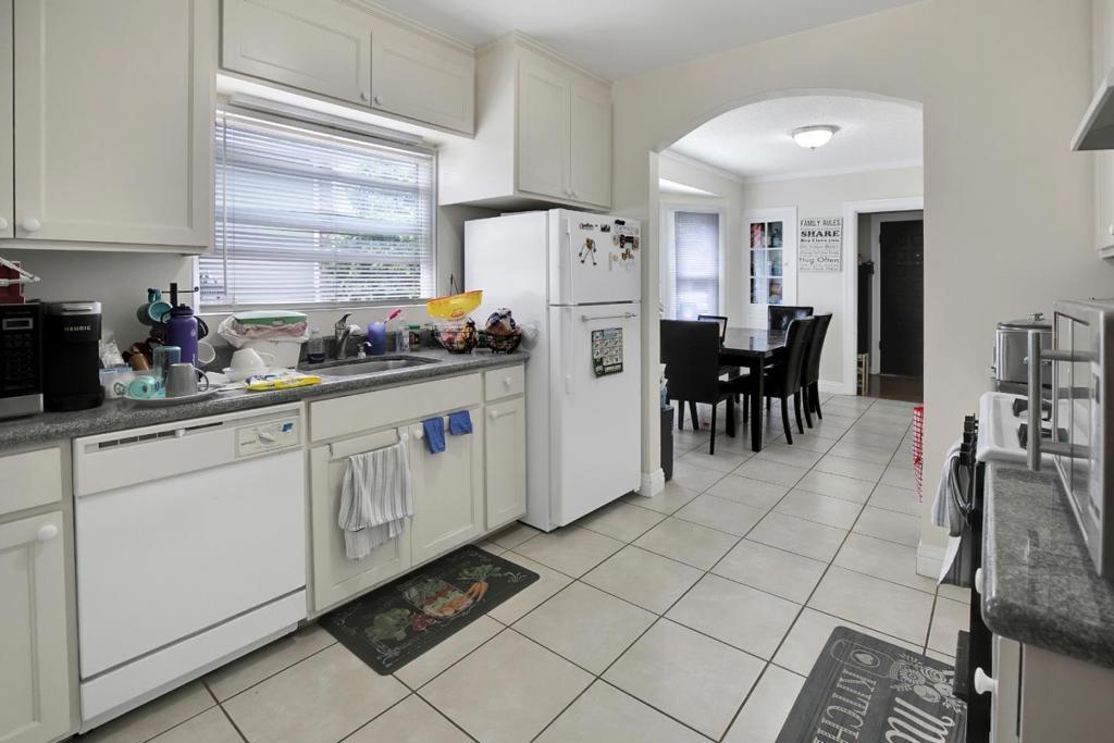 734 Linden Avenue Property Photo 6