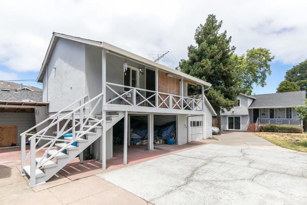734 Linden Avenue Property Photo 8