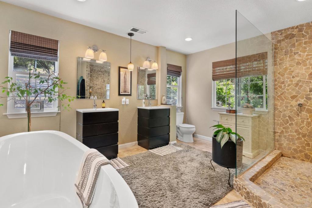 13550 Uvas Road Property Photo 12