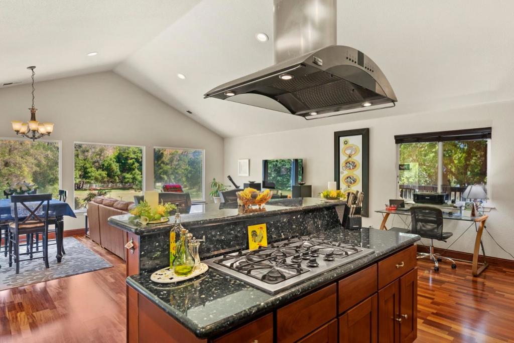 13550 Uvas Road Property Photo 17