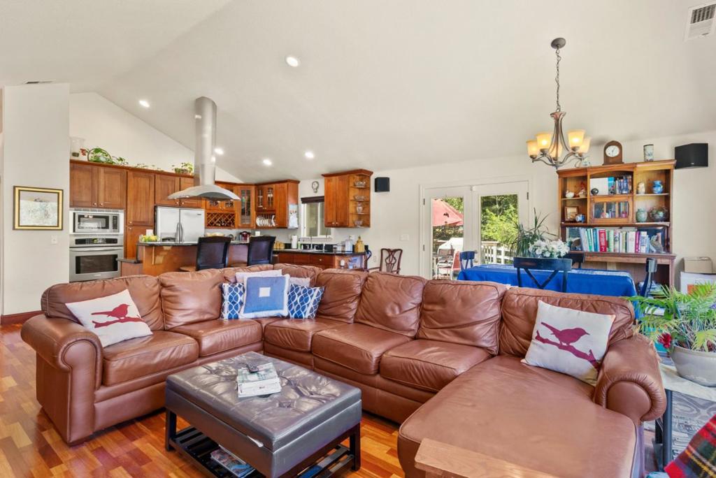 13550 Uvas Road Property Photo 22