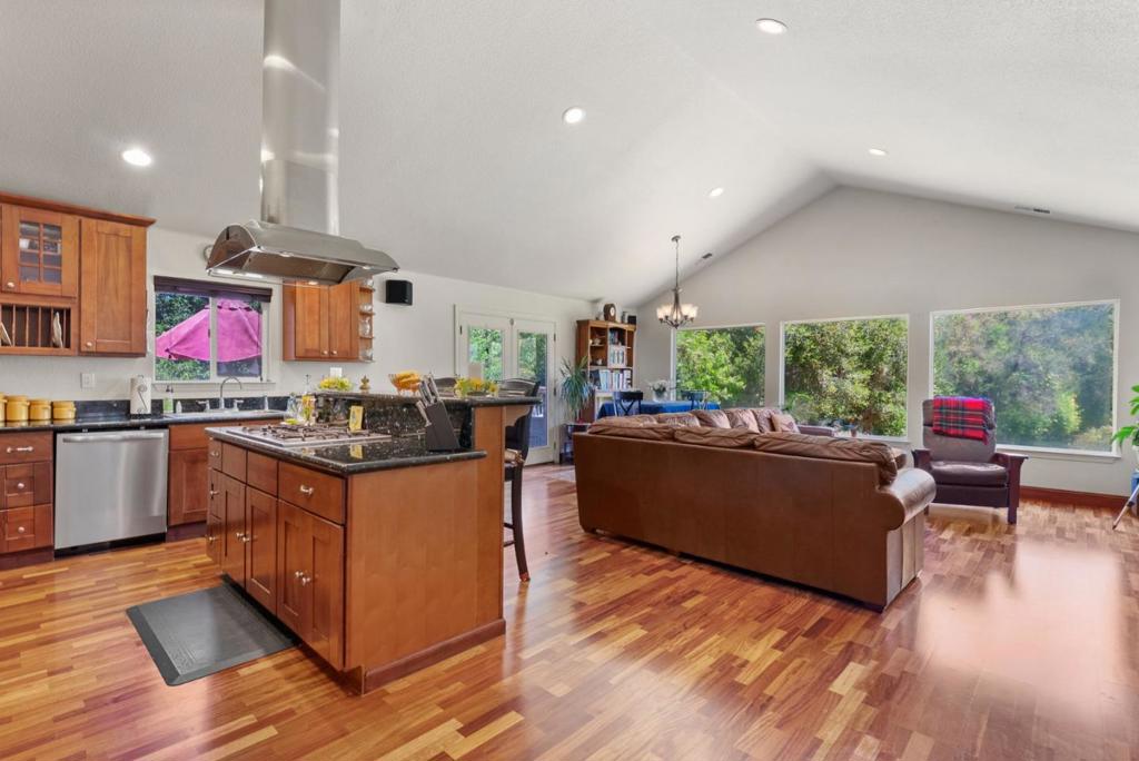 13550 Uvas Road Property Photo 24