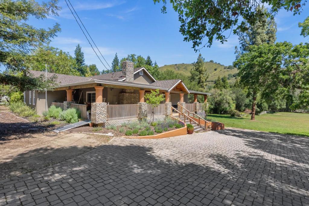 13550 Uvas Road Property Photo 34