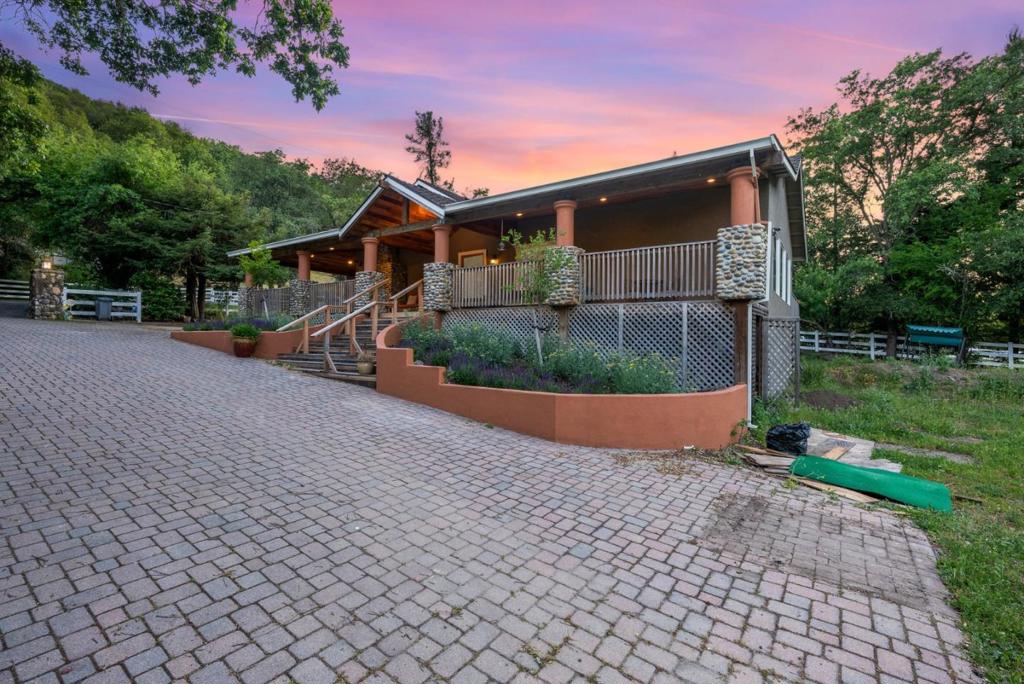 13550 Uvas Road Property Photo 36
