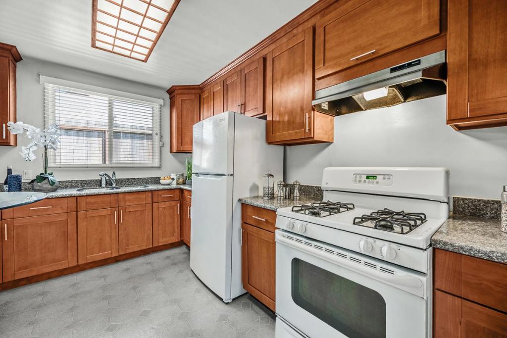 1080 Clark Avenue Property Photo 8