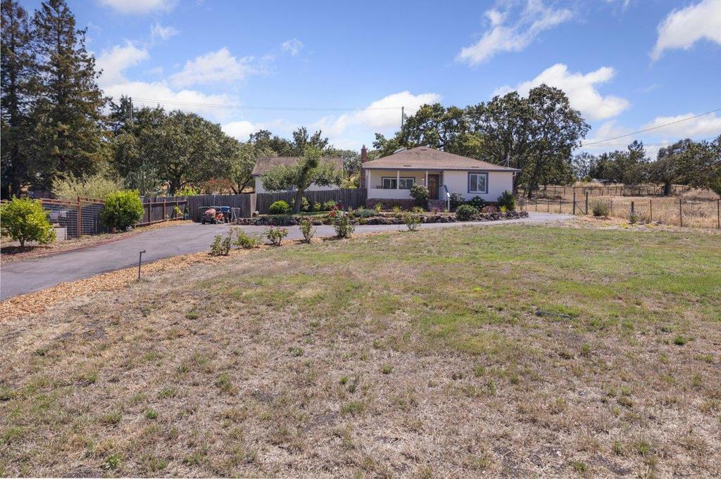 7736 Gravenstein Highway Property Photo 2