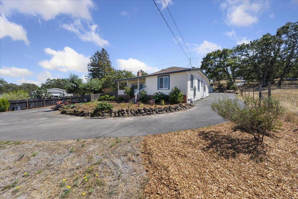 7736 Gravenstein Highway Property Photo 4