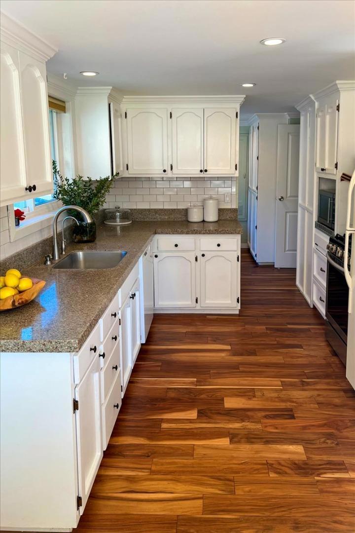 7736 Gravenstein Highway Property Photo 13