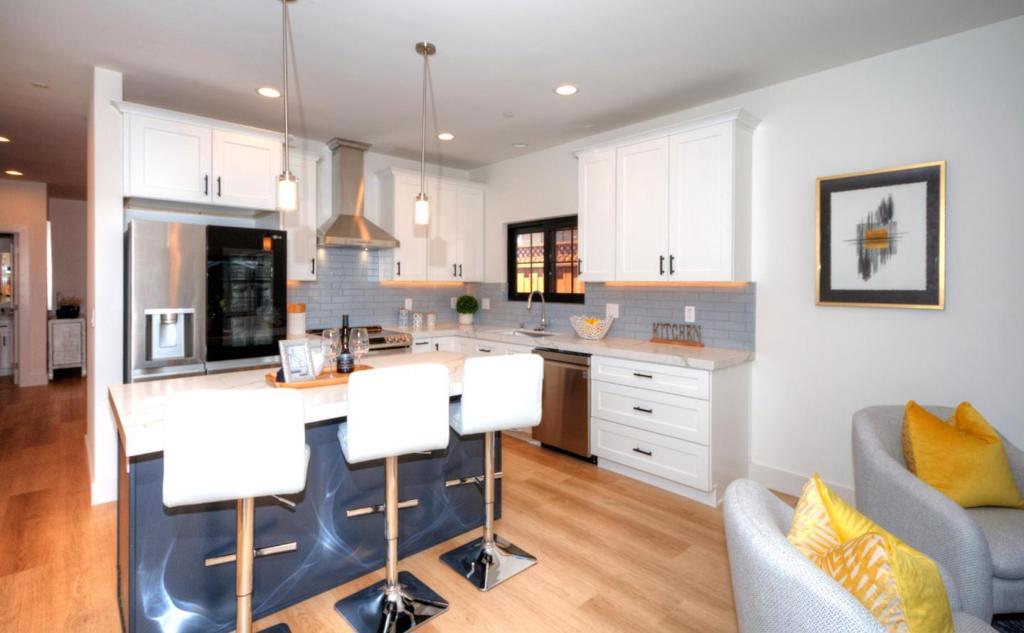W Hudson Street Property Photo 8