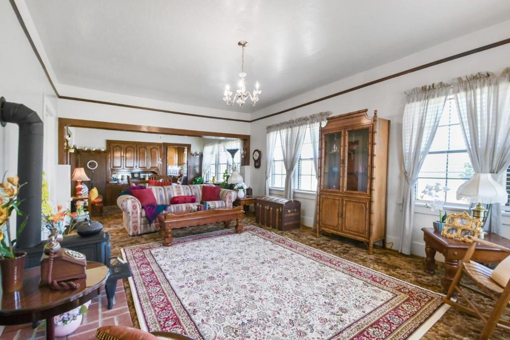 22782 Third Avenue Property Photo 15